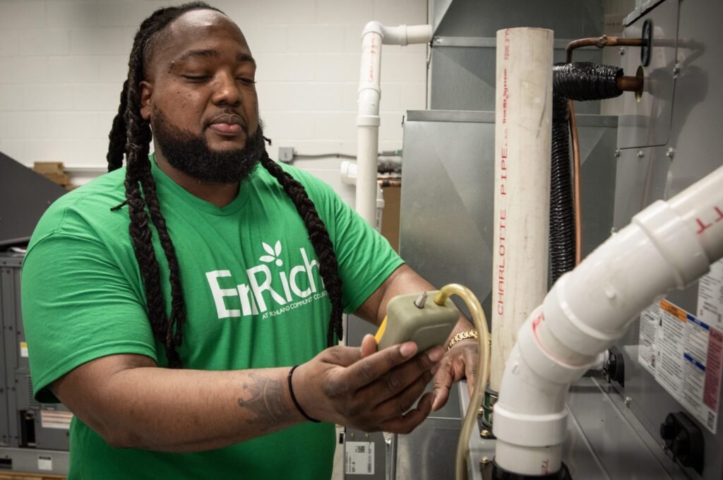 Clean energy workforce training hub a ‘gamechanger’ in this struggling factor town