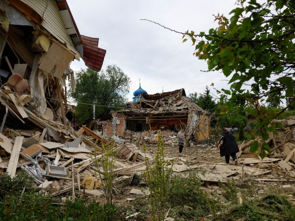 EU, UK leaders to speak with Trump before his Putin call as Ukraine hit | Donald Trump News