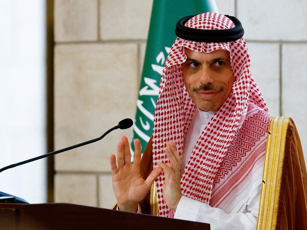 Saudi Arabia says it will jointly fund Syria state salaries with Qatar | Syria's War News