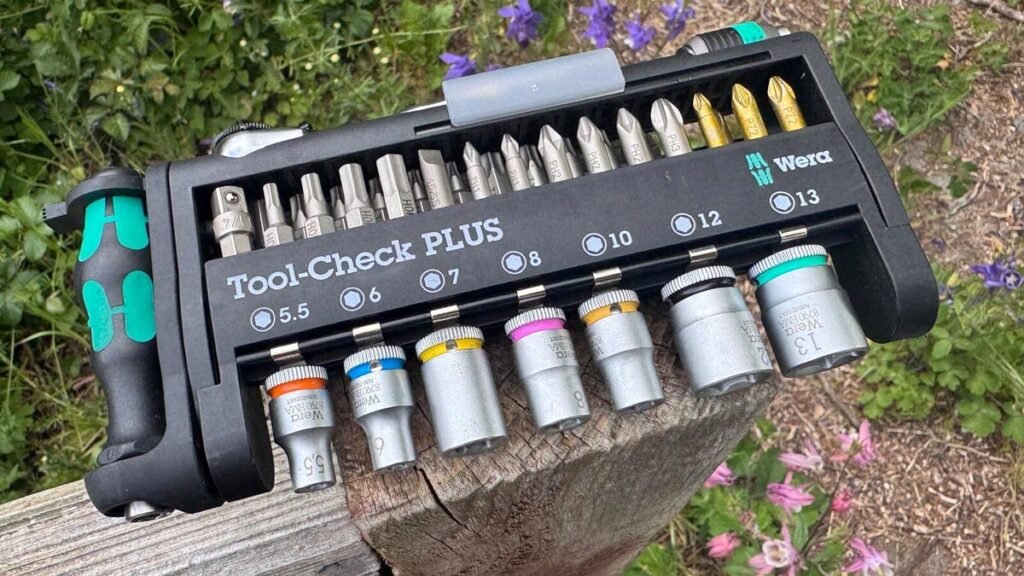 Every dad should build their toolkit with theses 10 DIY gadgets