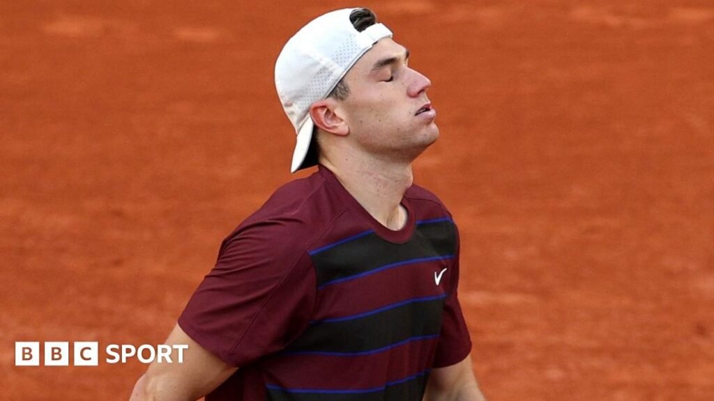 Jack Draper reacts to his loss to Alexander Bublik at the French Open
