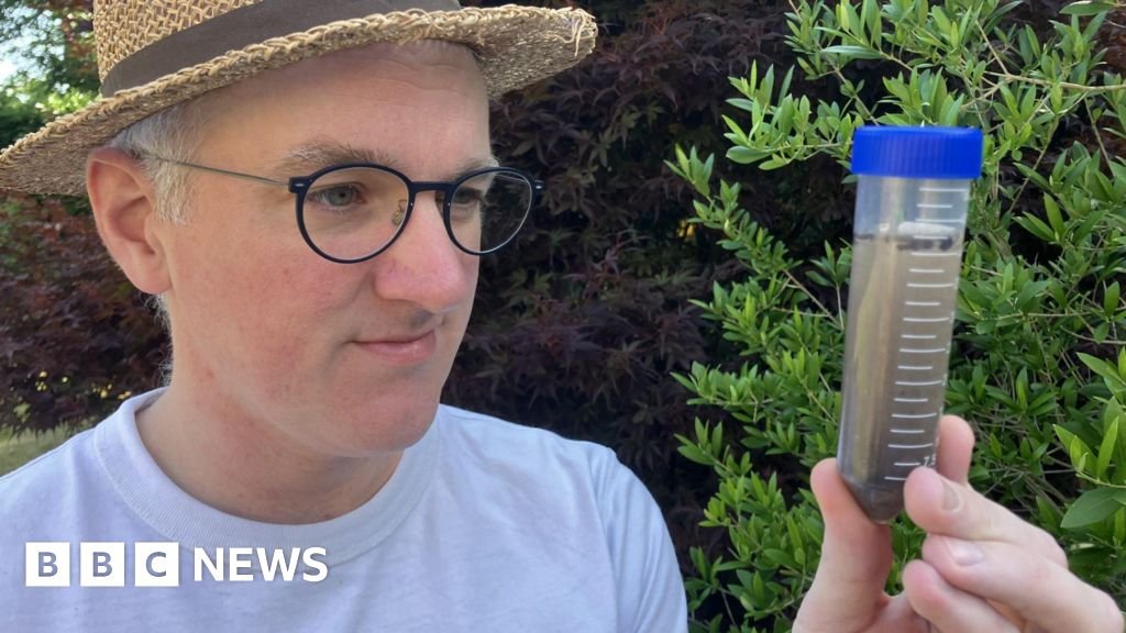 I found a bacteria-eating virus in my loo I found a bacteria-eating virus in my loo