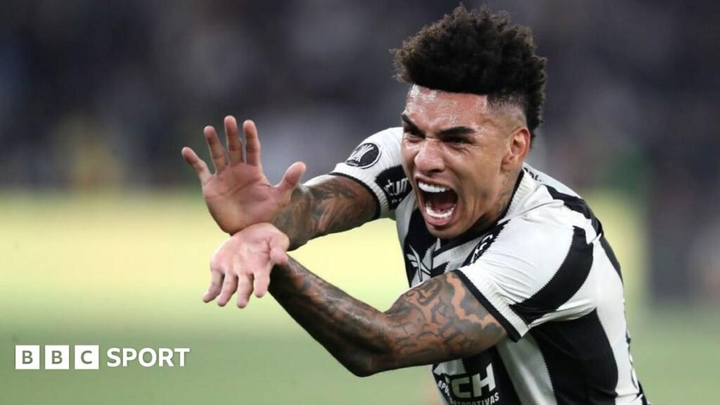 Igor Jesus celebrating