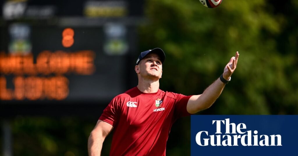 Johnny Sexton insists he is ‘here to help’ Finn Russell despite past Lions criticism | British & Irish Lions