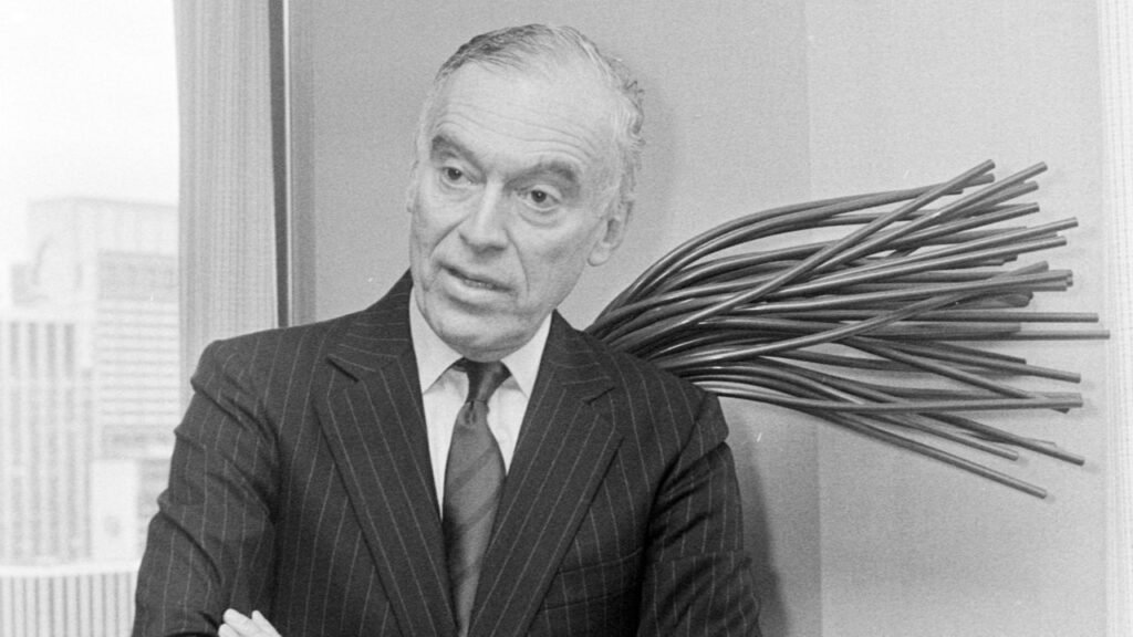 Leonard Lauder, a Powerhouse in the Beauty World, Dies at 92 Leonard Lauder, a Powerhouse in the Beauty World, Dies at 92