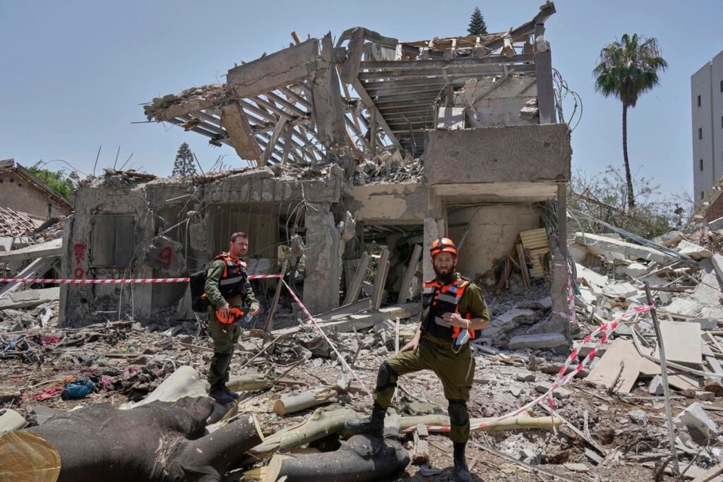 Trump Signals Support For Regime Change In Iran