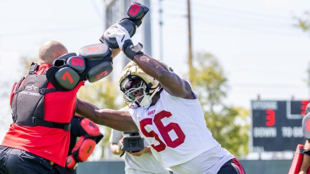 49ers' Tarron Jackson taken off field on stretcher, hospitalized after collapsing at practice