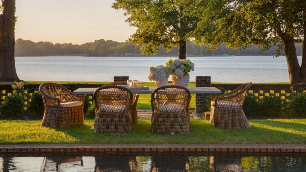 5 Outdoor Decor Tips Interior Designers Swear By