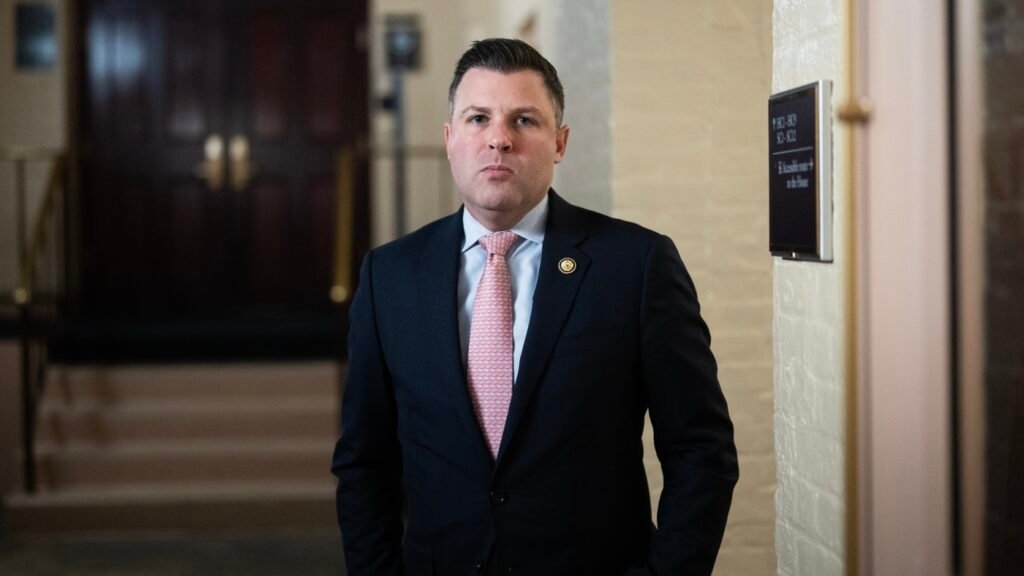 As lawmakers head home, many call for 'transparency' about DOJ's Epstein probe : NPR