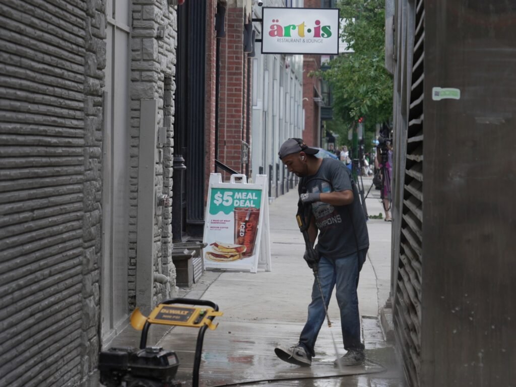 Chicago mass shooting leaves four dead, 14 injured outside downtown lounge | Crime News Chicago mass shooting leaves four dead, 14 injured outside downtown lounge | Crime News
