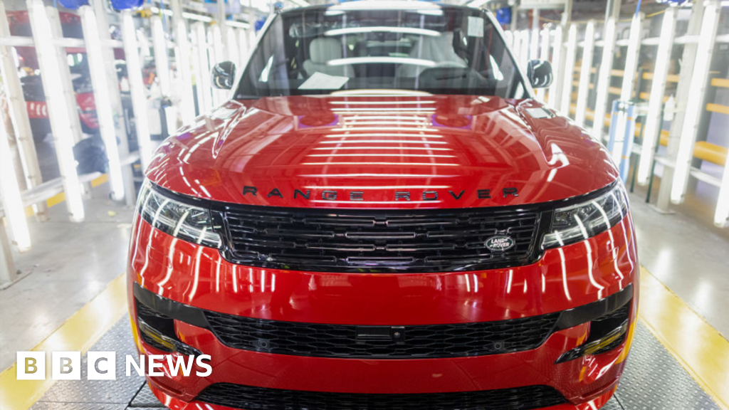 Jaguar Land Rover to cut up to 500 UK management jobs Jaguar Land Rover to cut up to 500 UK management jobs