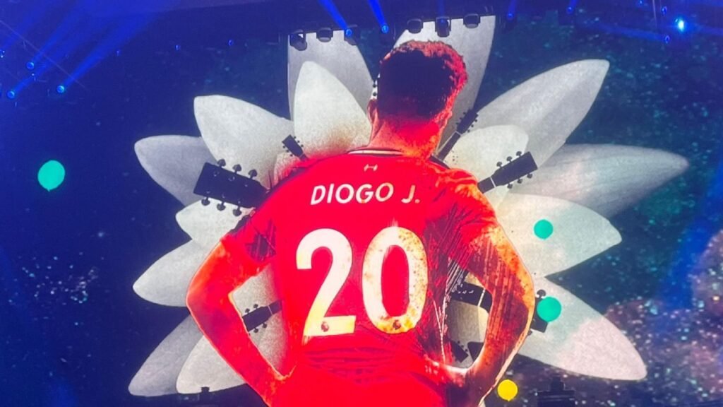 Oasis pays tribute to Diogo Jota during first gig of reunion tour
