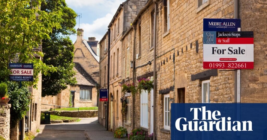 Property prices flat in June amid signs UK job market may be ‘softening’ | Housing market Property prices flat in June amid signs UK job market may be ‘softening’ | Housing market