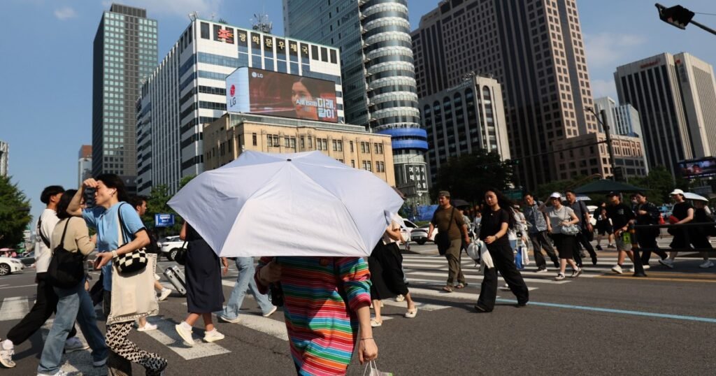 South Korea breaks 117-year record with 22 ‘tropical nights’ in July | Climate Crisis News South Korea breaks 117-year record with 22 ‘tropical nights’ in July | Climate Crisis News