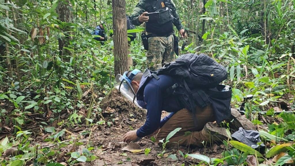 Thai and Cambodian soldiers fire at each other in disputed border area : NPR