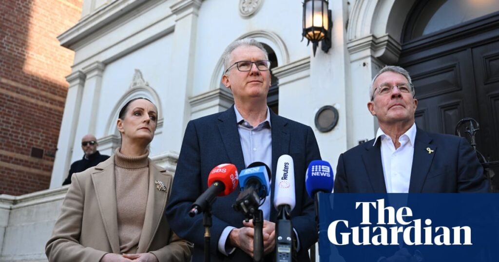 Tony Burke says Melbourne synagogue fire an ‘attack on Australia’ as NSW man charged over incident | Australian politics