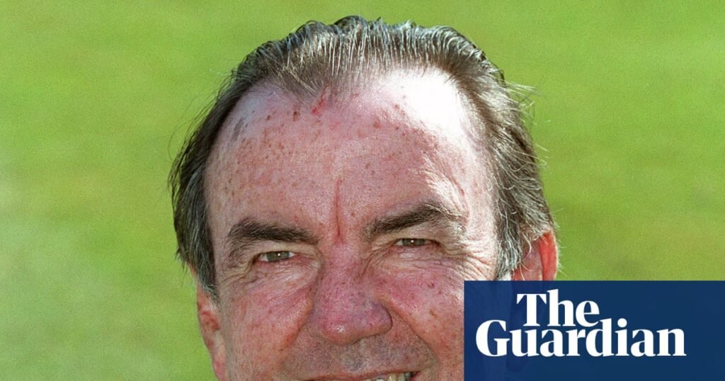 Bob Simpson, former Australia cricket captain and coach, dies aged 89 | Australia cricket team Bob Simpson, former Australia cricket captain and coach, dies aged 89 | Australia cricket team