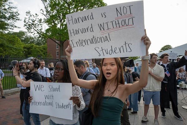 DHS Offers to “Simplify” Harvard Lawsuit DHS Offers to “Simplify” Harvard Lawsuit