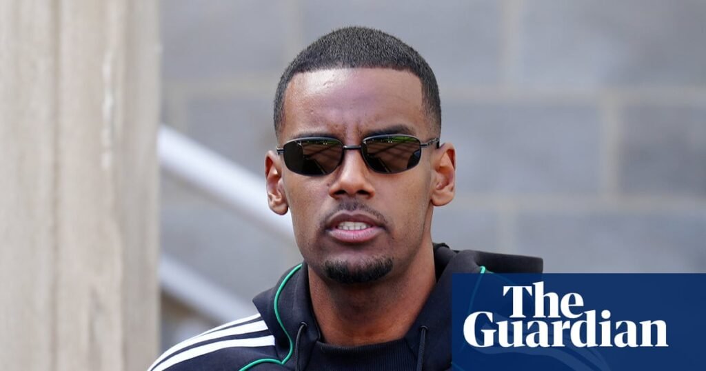 Downbeat Howe ‘doesn’t know what future holds’ for Isak at Newcastle | Newcastle United