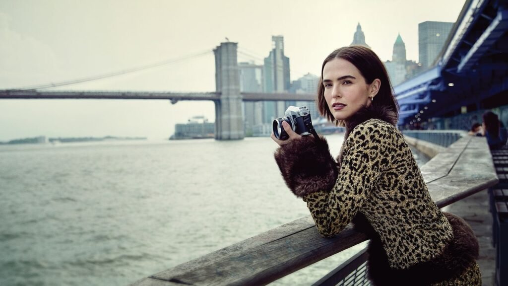 How Zoey Deutch Became Nouvelle Vague’s Jean Seberg