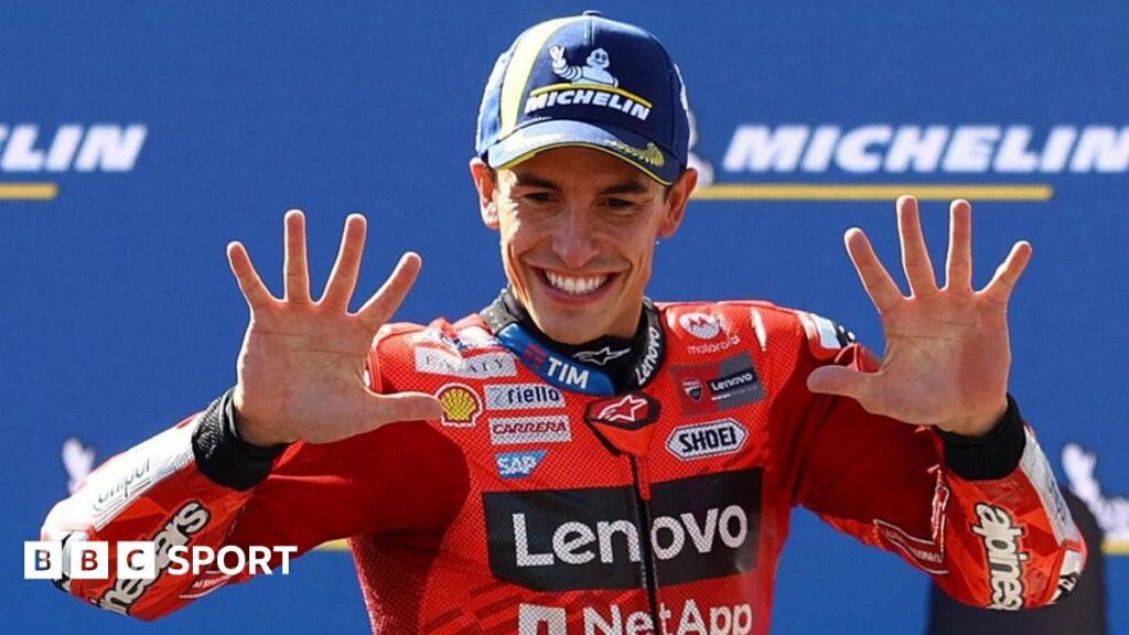 England women lift trophy