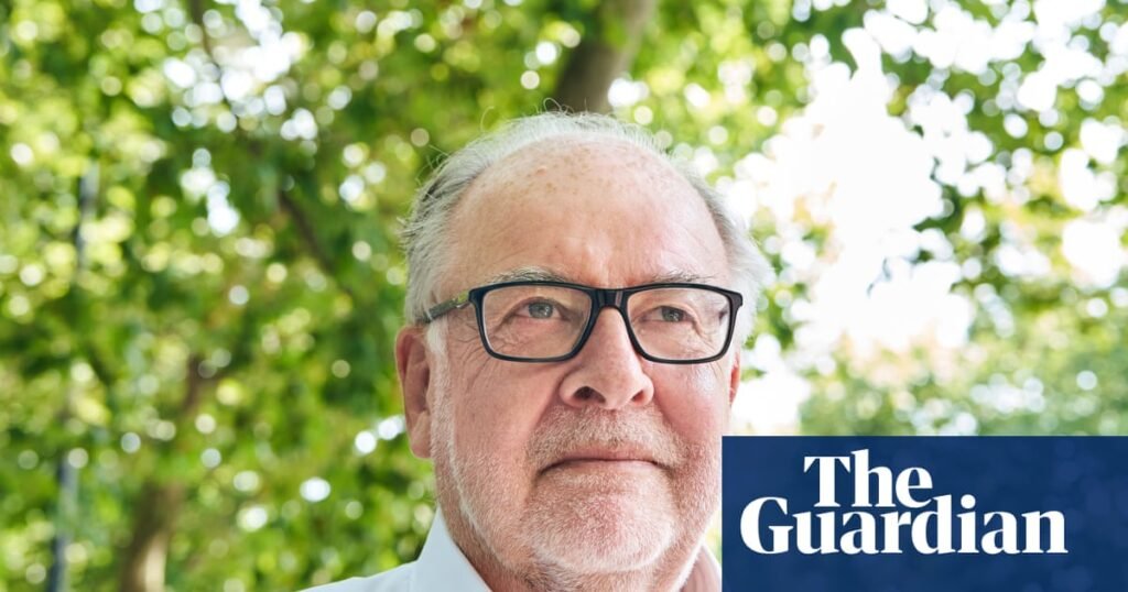 Starmer’s team seen as ‘tired, same-again politicians’, says Labour peer | UK news