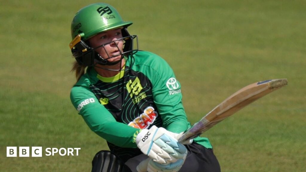 Maro Itoje with Lions fans