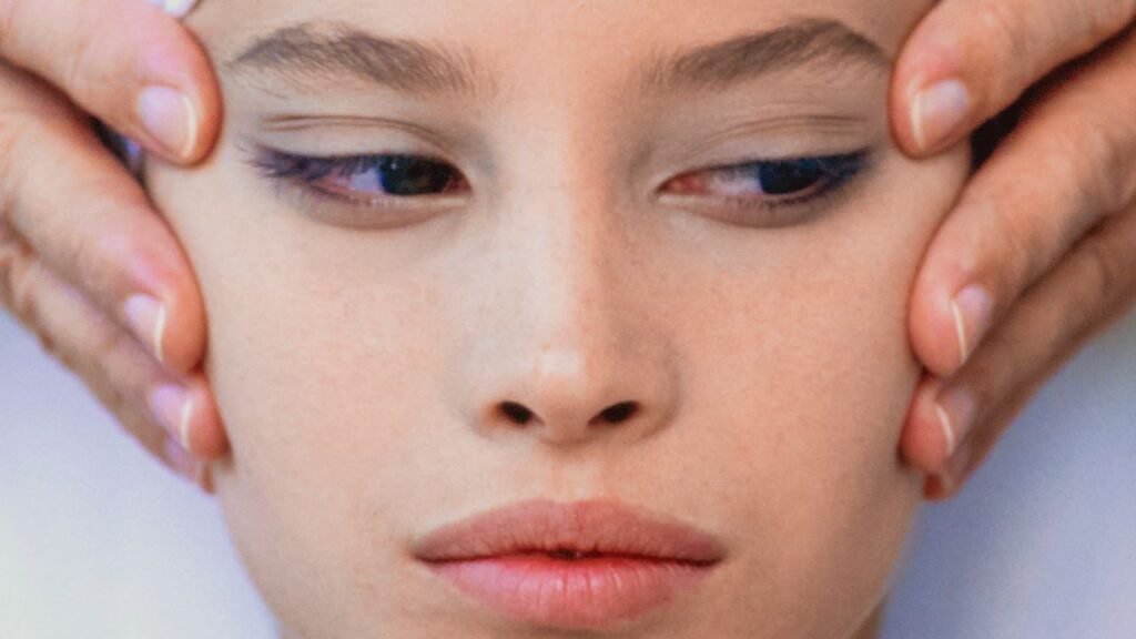 Want to Get a Facelift Abroad? You Might Need a Plastic Surgery Broker