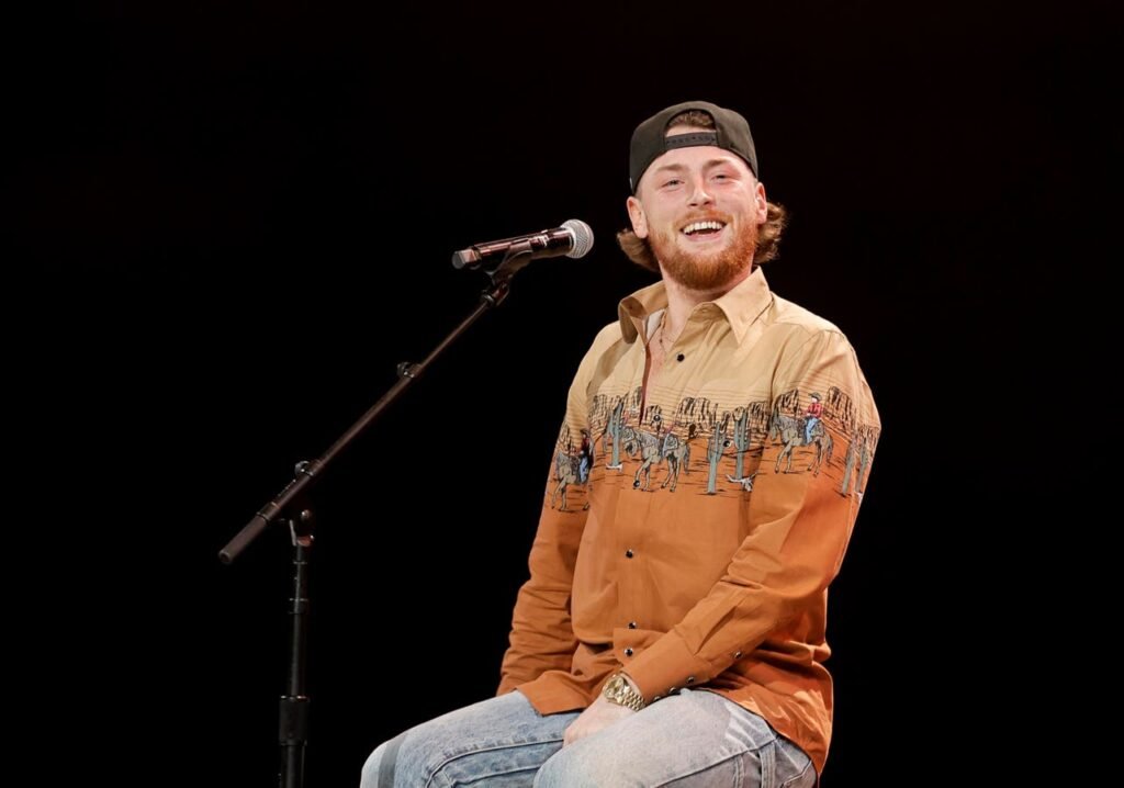 Bailey Zimmerman Hits No. 1 For The First Time On An Unlikely Billboard Chart