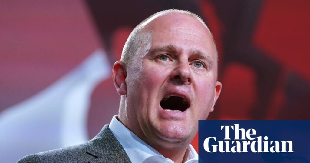 Labour must do more to tackle populist right as party’s support leaks to Reform, say unions | TUC