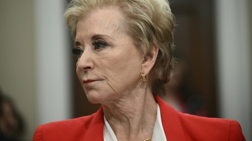 As deadline for Trump’s colleges compact looms, schools signal dissent : NPR As deadline for Trump’s colleges compact looms, schools signal dissent : NPR